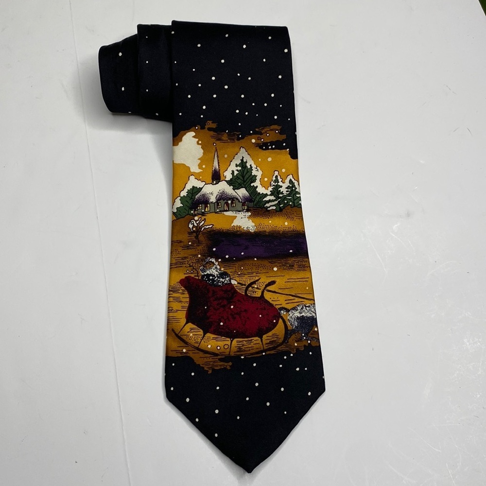 Vintage New Haven Neckwear‎ Company Christmas Tie With Snowy Scene & Sleigh